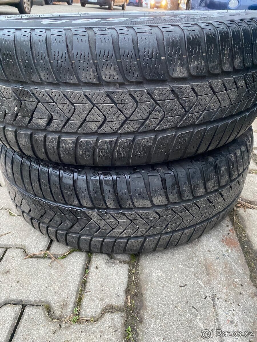 245/50/19 zimní runflat - 5