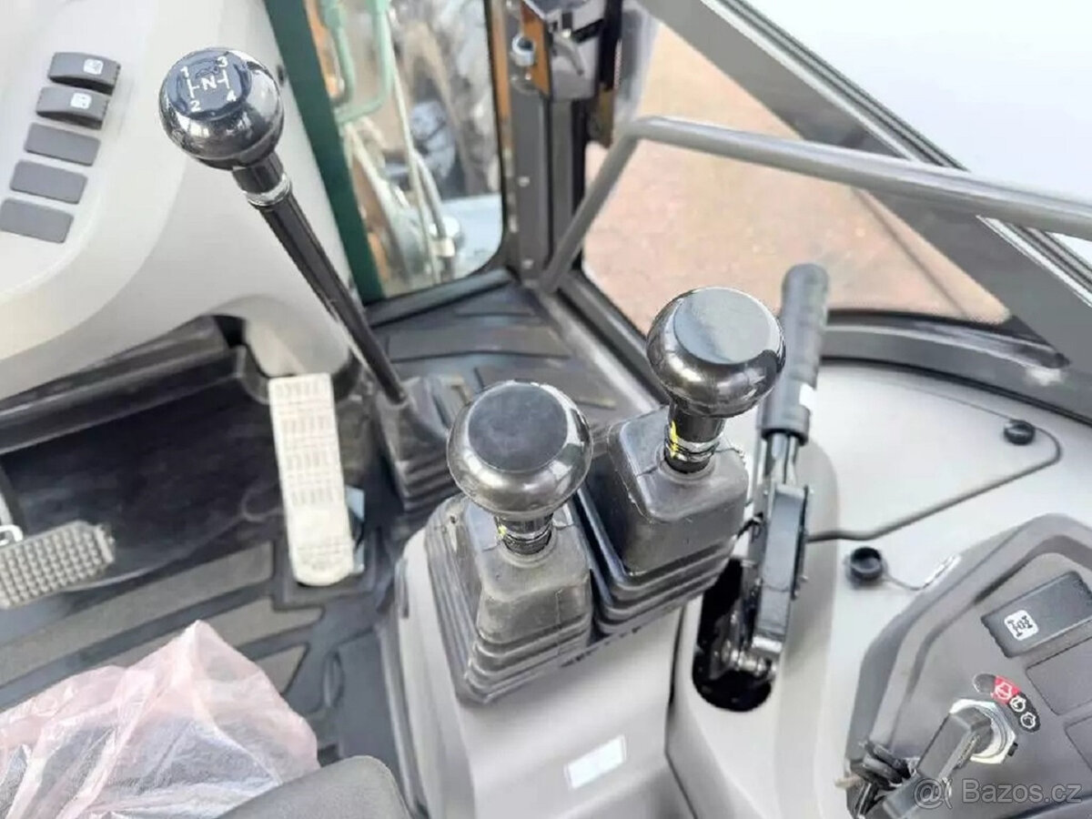 Case 570SV (2017) – top stan - 5