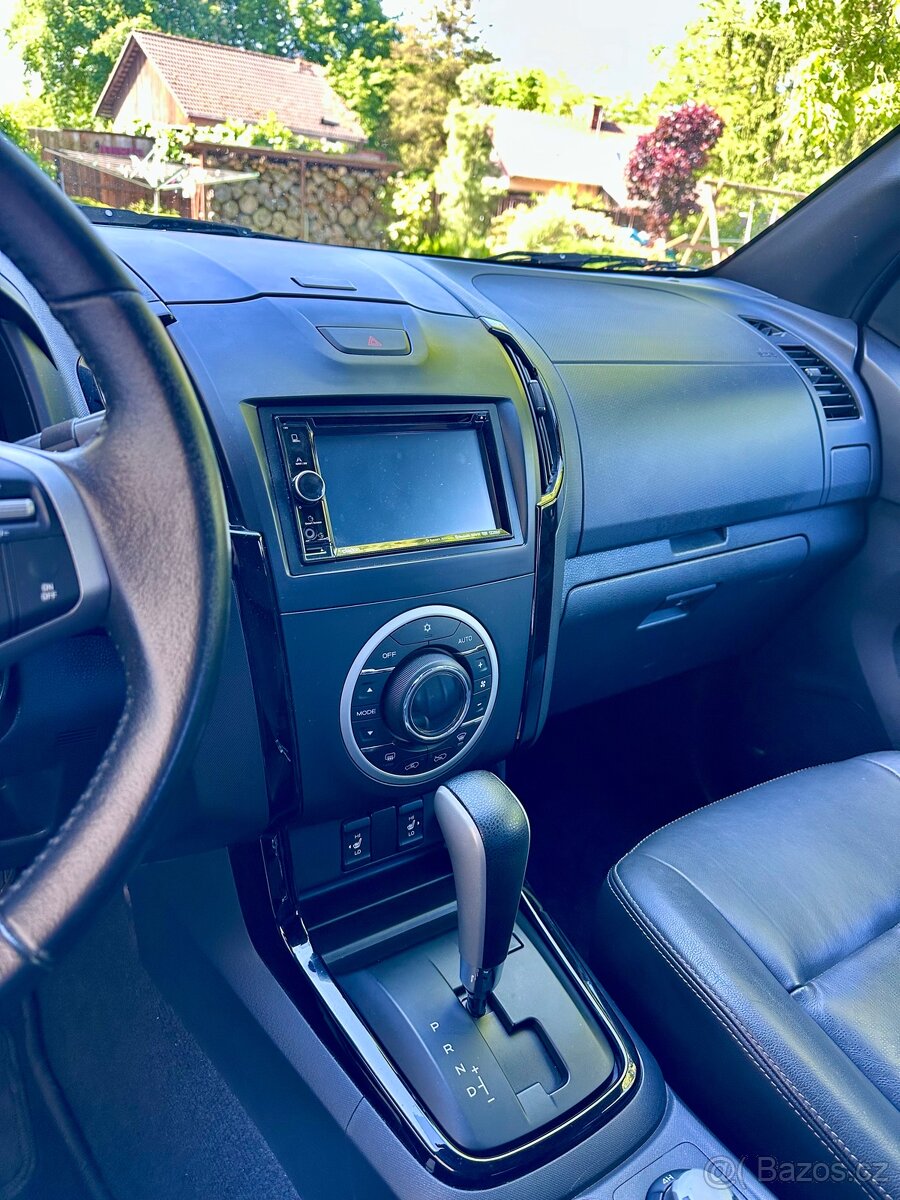 ISUZU D-MAX 2.5 TD, twin-turbo