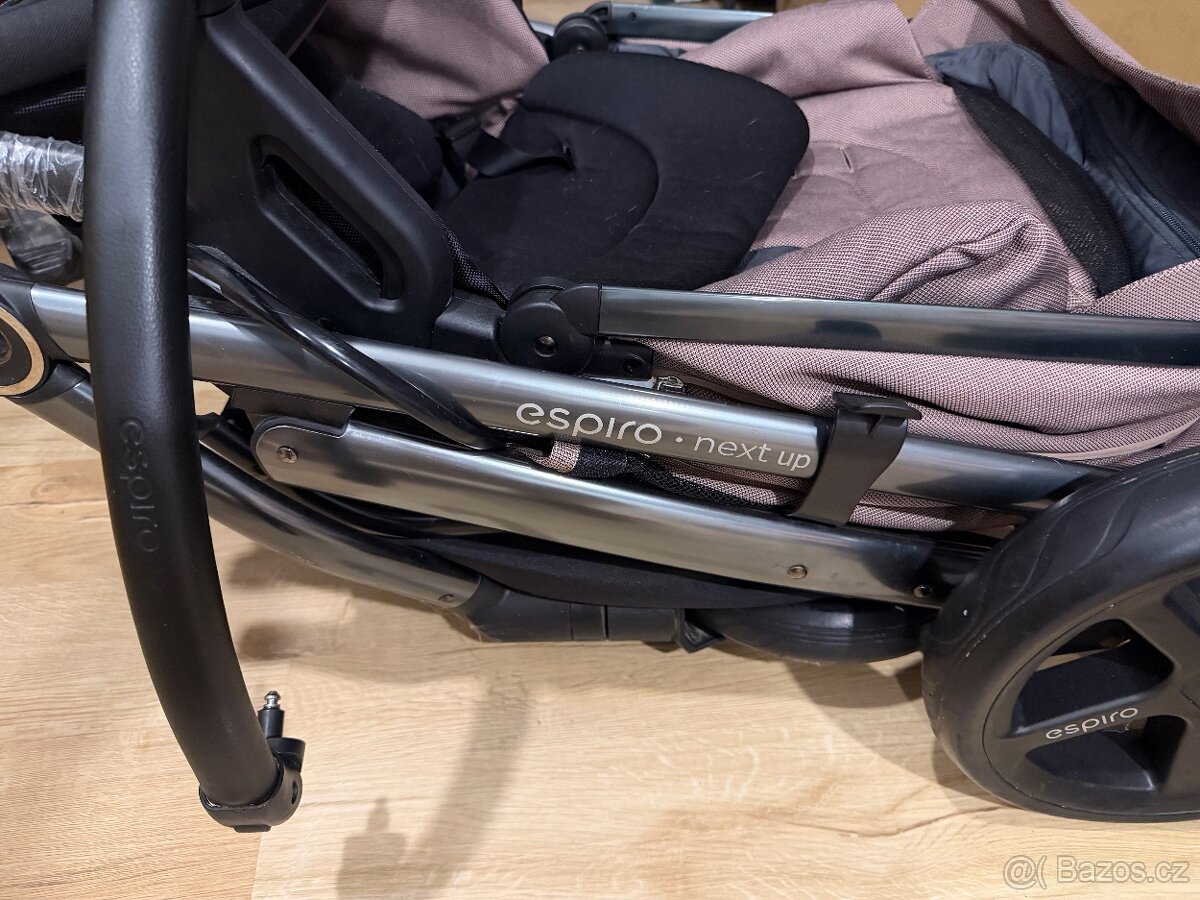 Prodám skoro nový kočárek po dceři Espiro Next up - 5