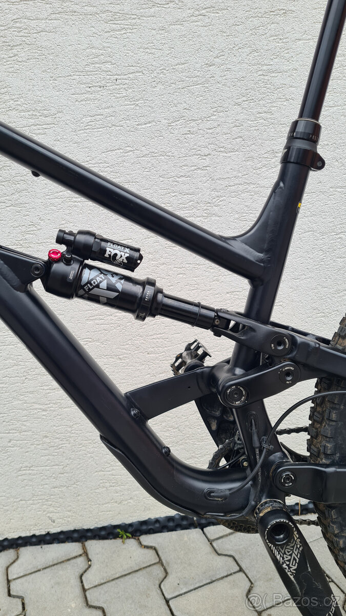 YT Capra 29 CORE, Vzduch. tlumiče FOX, SRAM NX 1x12, Rám M - 5