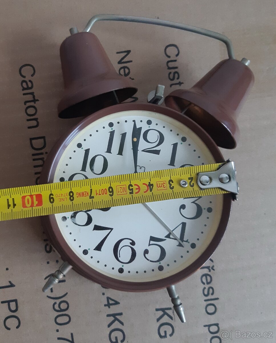 starý budík s logem H - 5