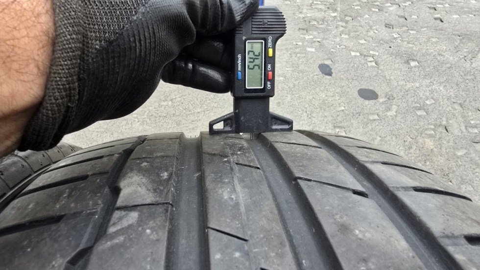 Letní pneu 245/45/19 Hankook - 5