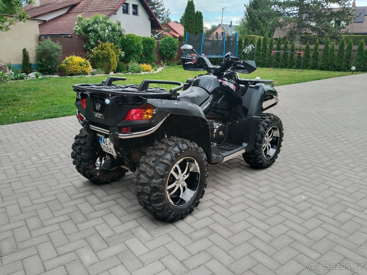 Cf moto gladiátor X8