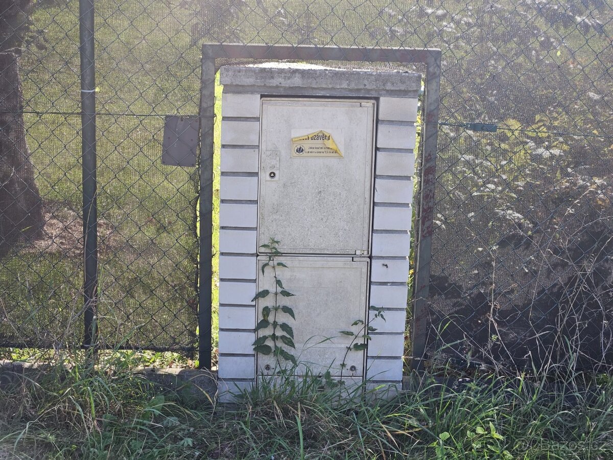 Prodej staveb. pozemku, komplet zasíťovaný na Praze východ - 5