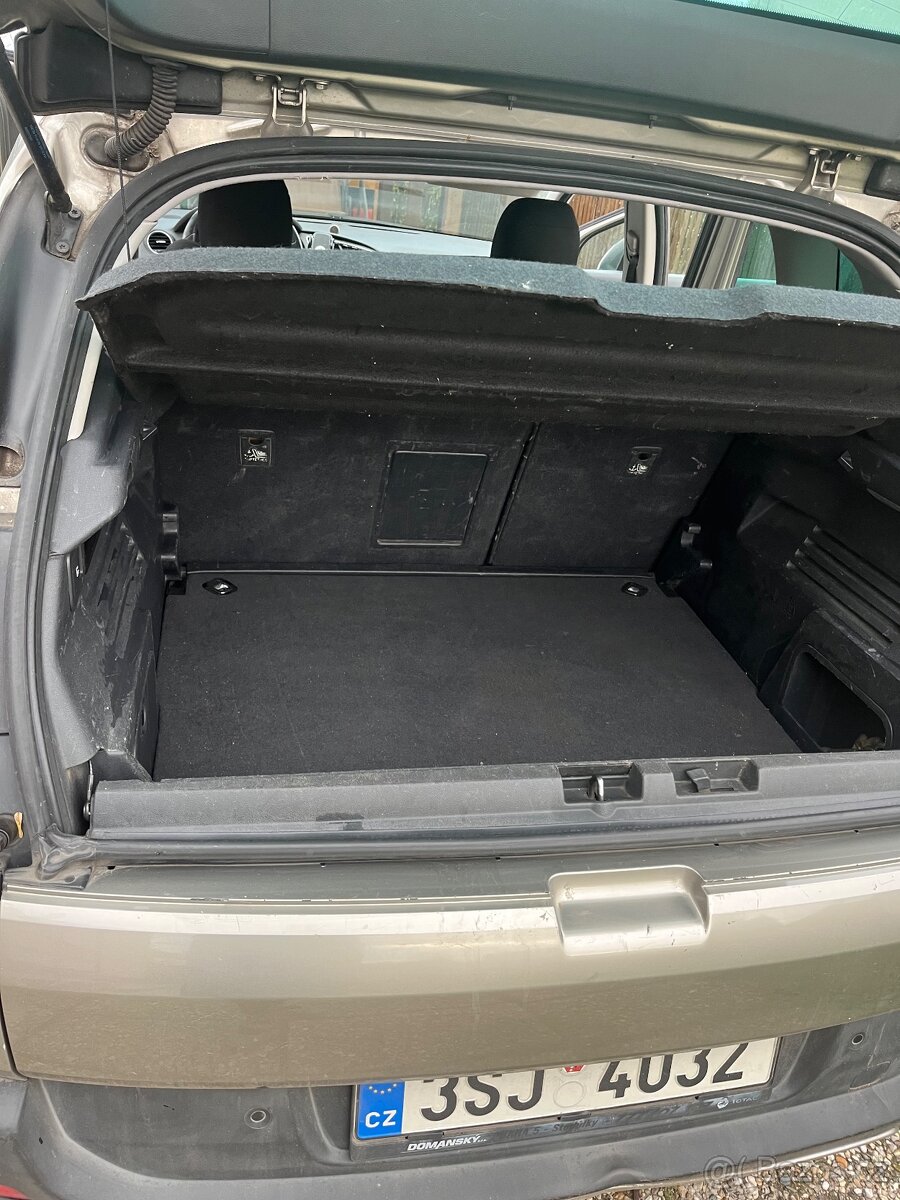 Peugeot 3008 2.0HDi 110kW rok výroby 2010 - 5