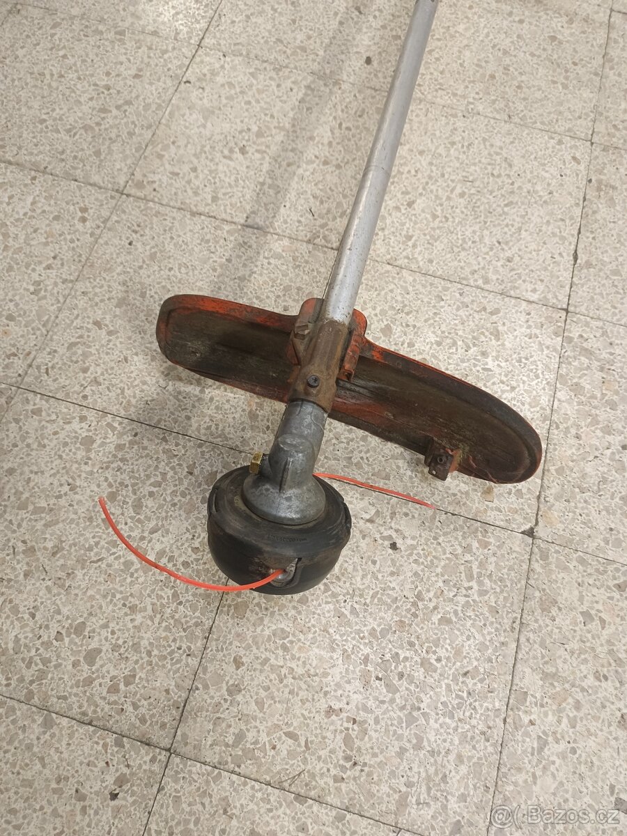 Křovinořez Husqvarna 235R - 5