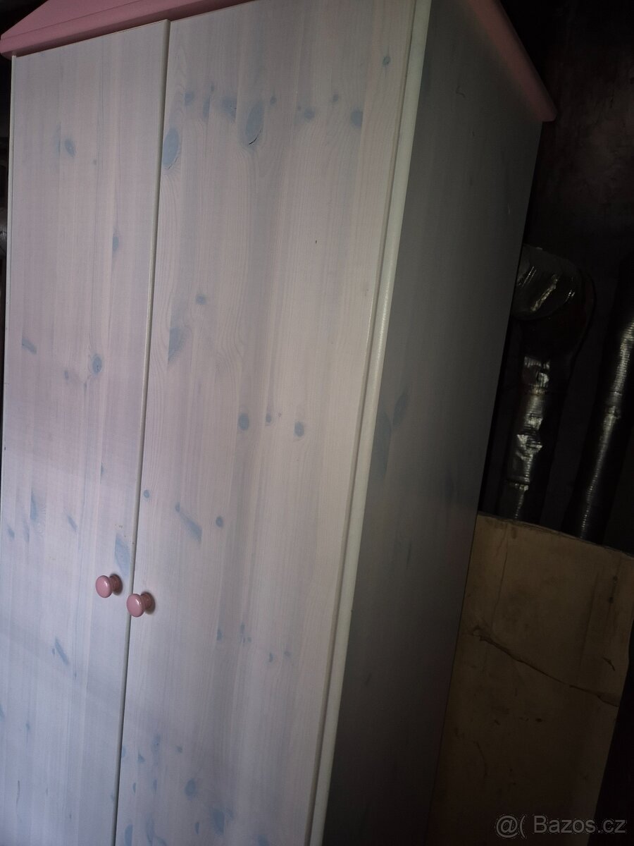 Dětská dřevěná skříň - 5