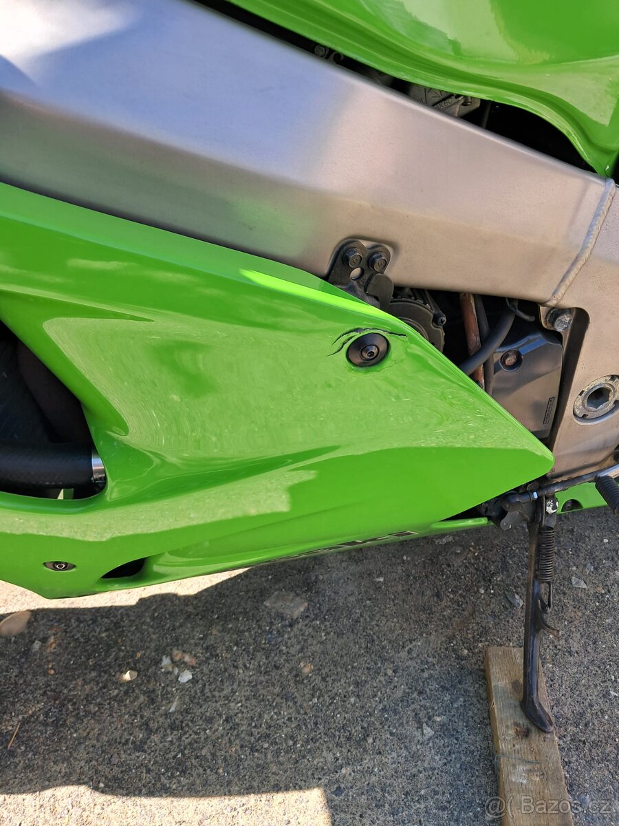 Kawasaki ZX7R ninja - 5