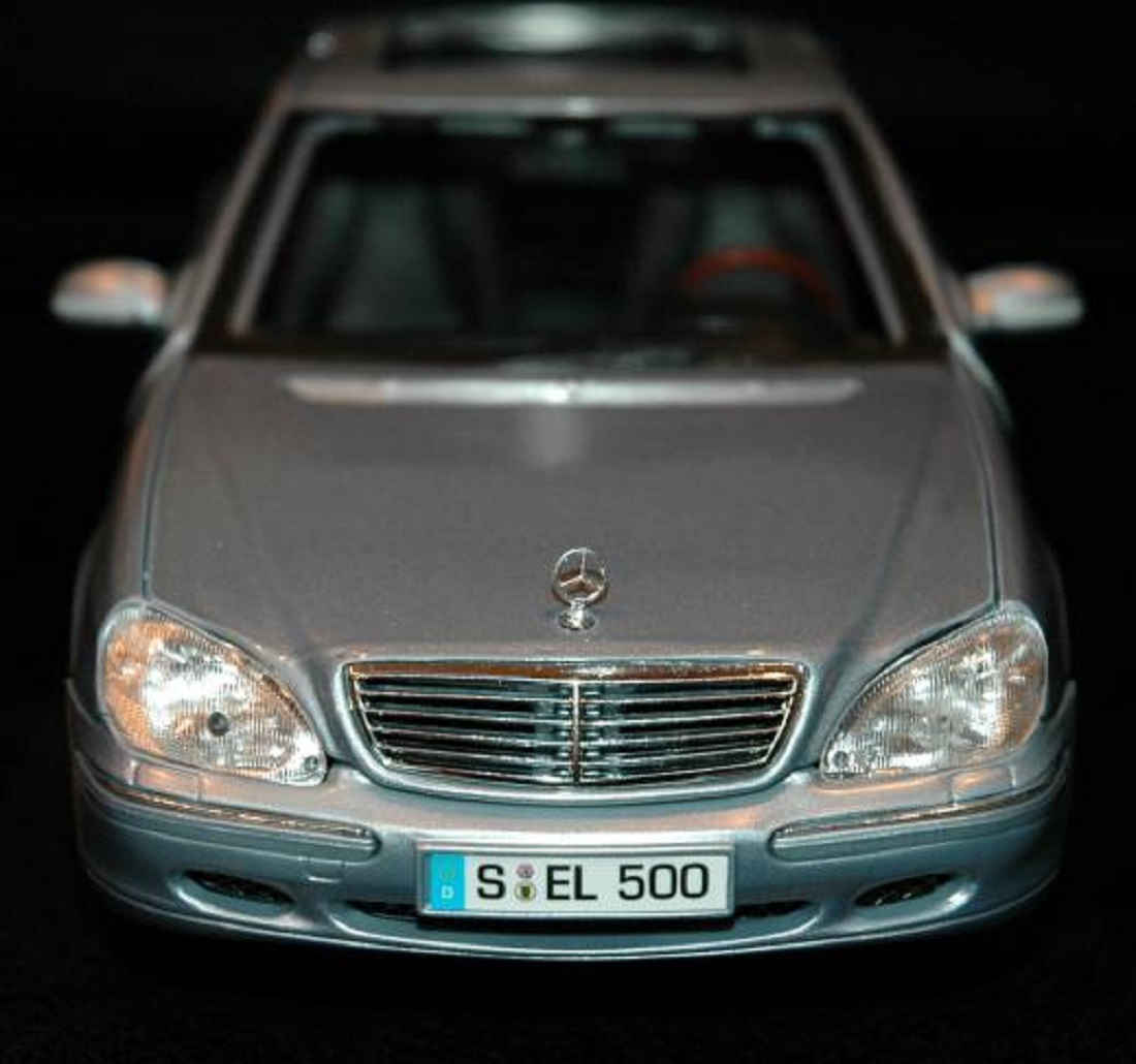 1:18 Rarita Mercedes S-Klasse W220 Maisto 1999-05 - 5