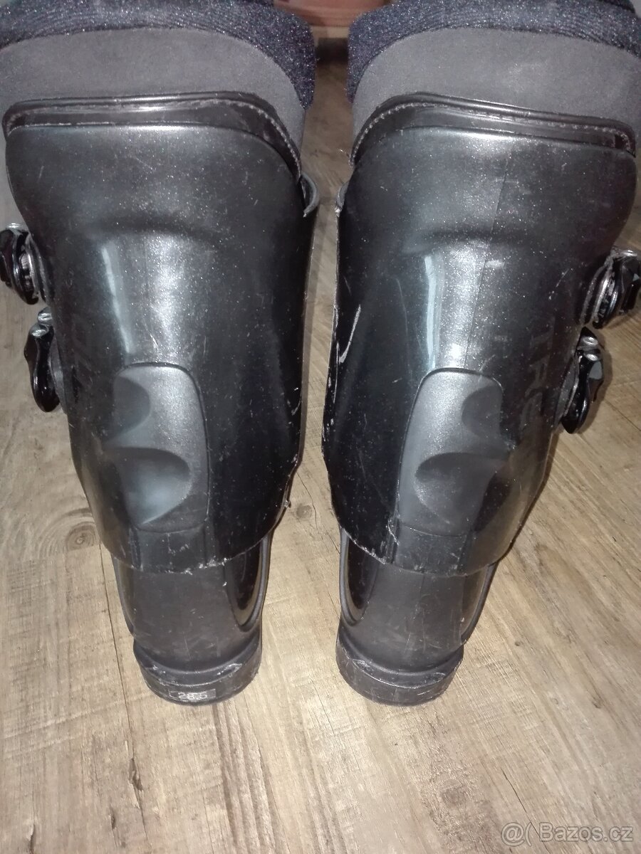 Lyže vč. příslušenství - 5