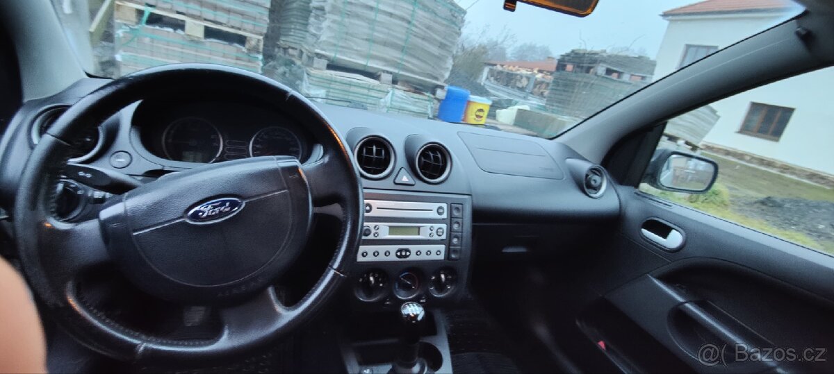 Ford Fiesta - 5