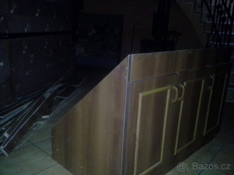 PRODÁM VESTAVĚNY SKŘÍNĚ - 5