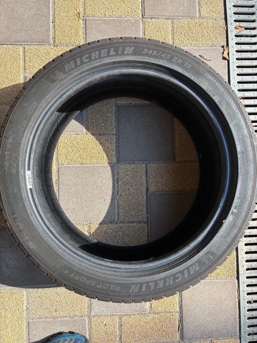 Michelin Pilot Sport 5 245/45R19 letní - 5