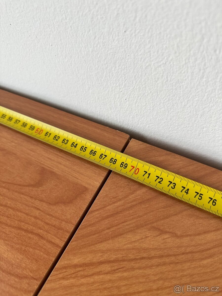 Komoda/skřínka se skleněný dveřmi - 5