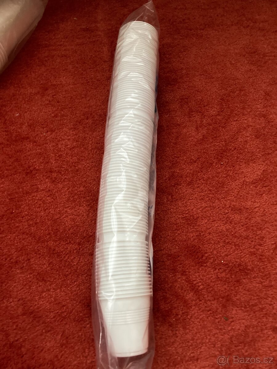 Plastové kelímky různé velikosti - 5