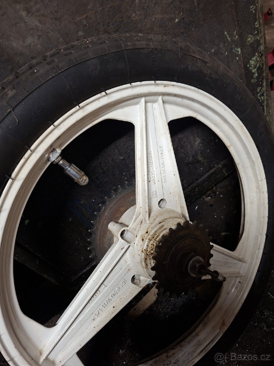 Manet Korádo:;":;; - 5