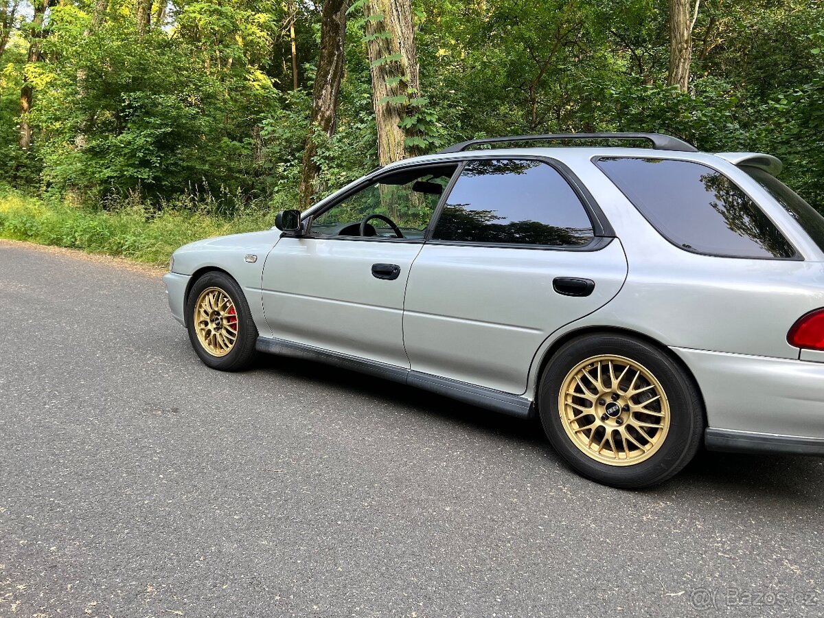 Subaru Impreza GT - 5