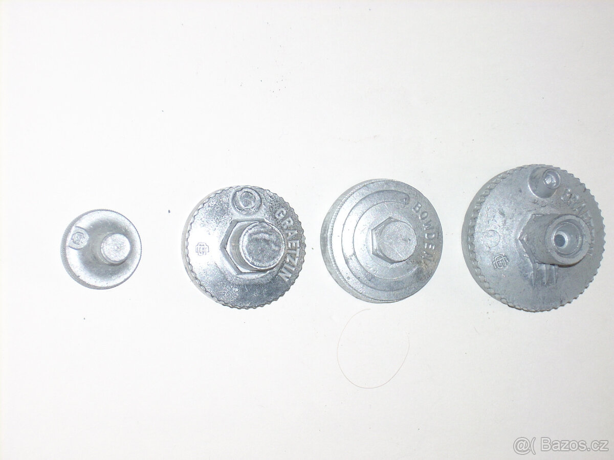 Škoda těžítko, klíče,víčka odlitky. - 5