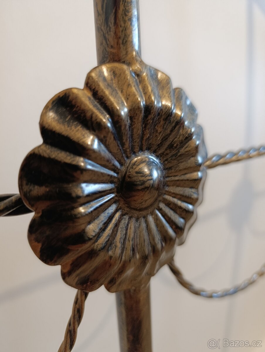 Kovová ručně zdobená manželská postel 180x200 - 5