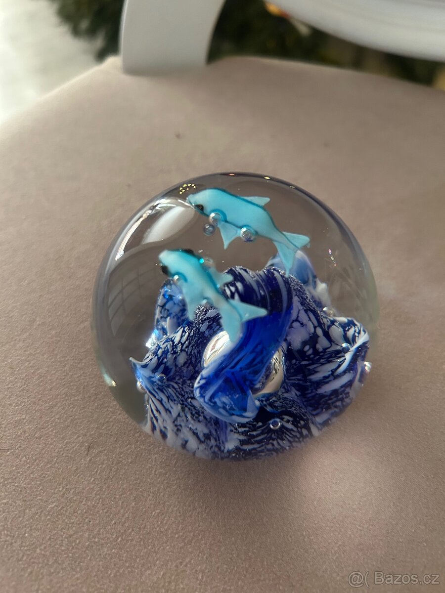 Skleněné těžítko s delfíny - 5