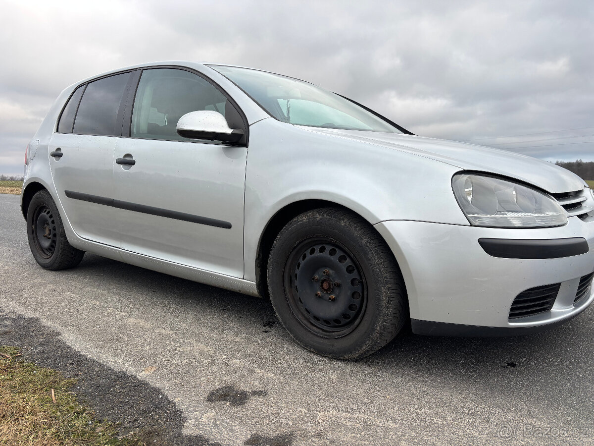 Volkswagen Golf V - 5