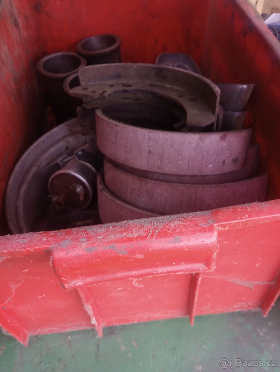 Predám súčiastky na 1203 - 5