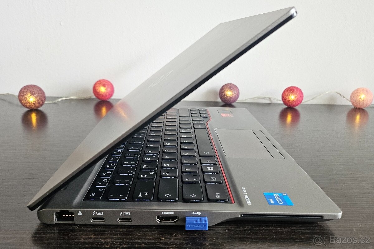 Dotykový notebook Fujitsu Lifebook U7411 - 5