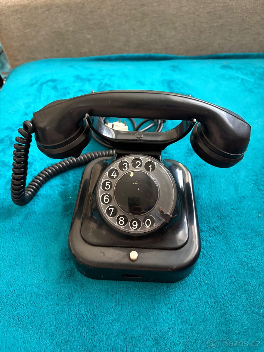 Historický telefon SIEMENS - 5