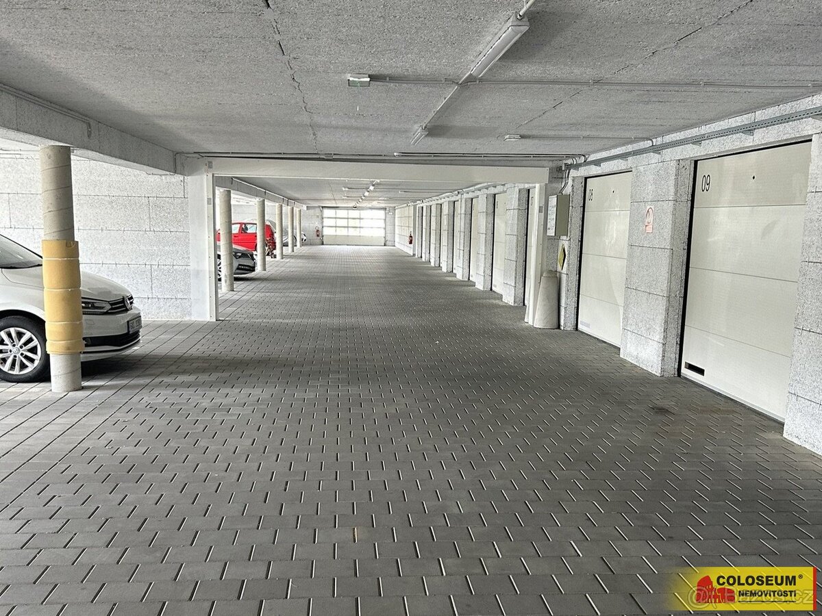Boskovice, garážové stání, 13 m², parkovací dům, bezpečnostn - 5