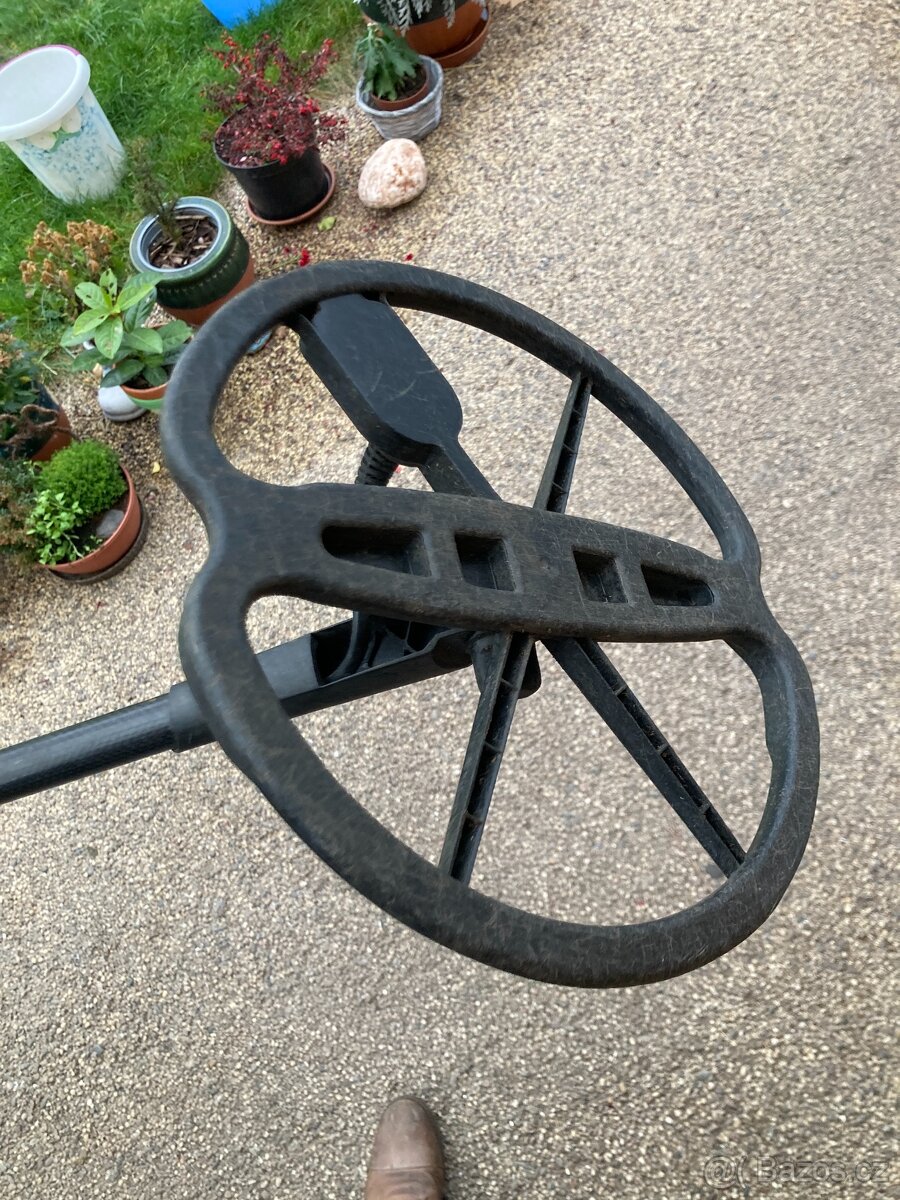 Detektor kovu Minelab Explorer SE profesional - 5