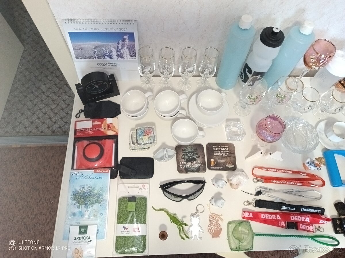 Mix do domácnosti, sklenice, brýle, hodiny, hrníčky, popelní - 5