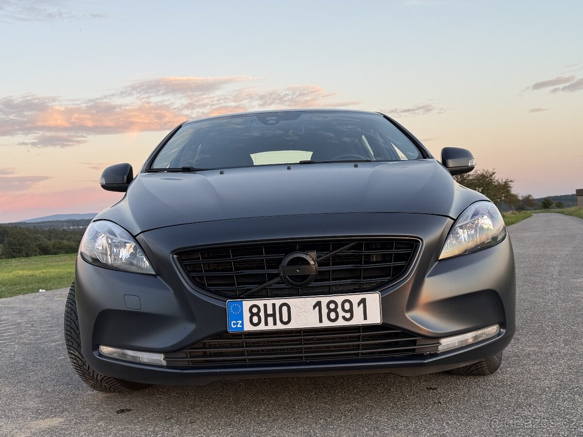Volvo V40 T2 88kw 1.6 benzín manuál - 5