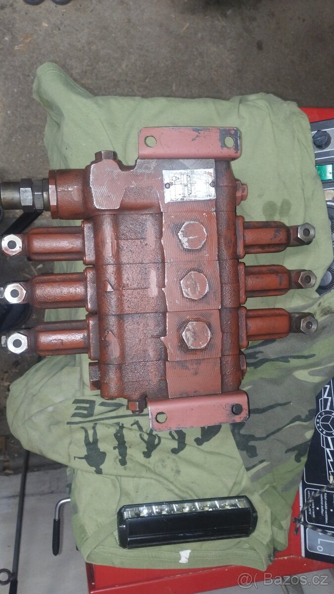 Hydraulický rozvaděč ZTS RS 16 D3 UNC 060 - 5