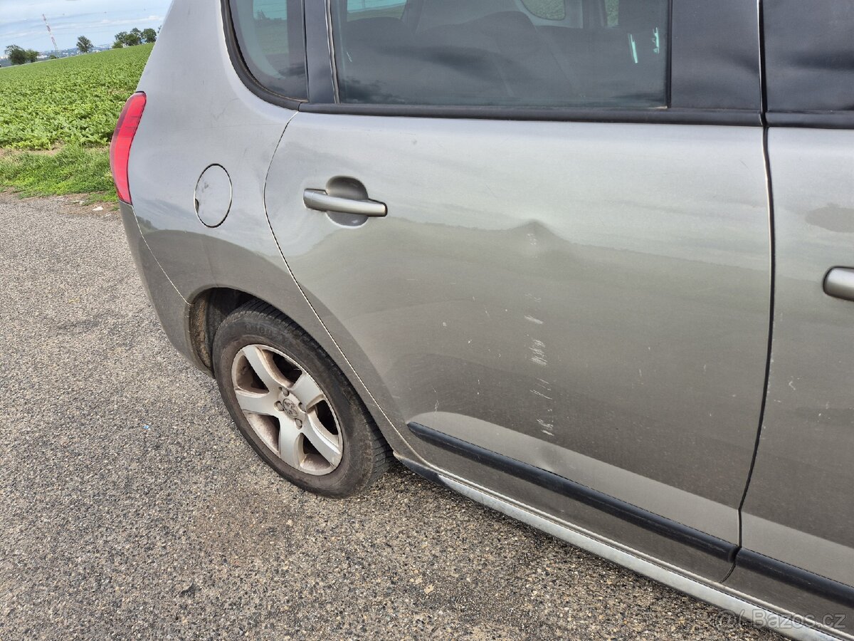 Peugeot 3008 1,6 benzín 2010 - 5
