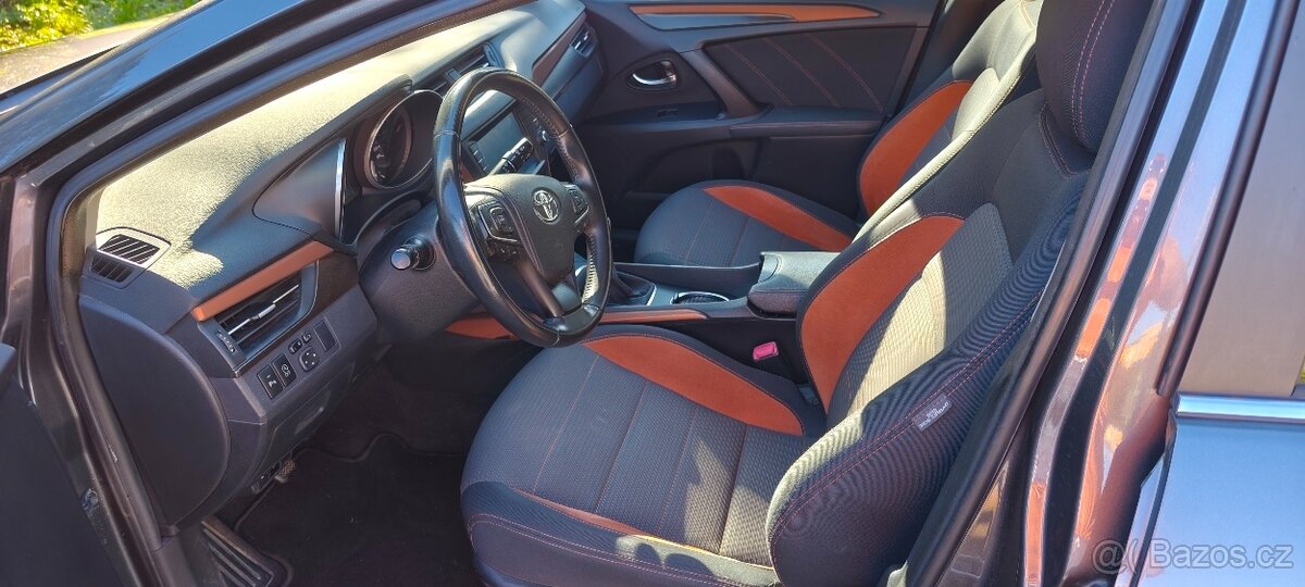 Prodám Toyotu Avensis 2.0D combi 2016 - 5