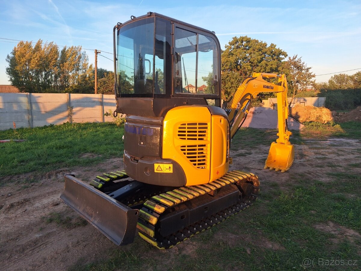 KOMATSU PC 35 MR - 5