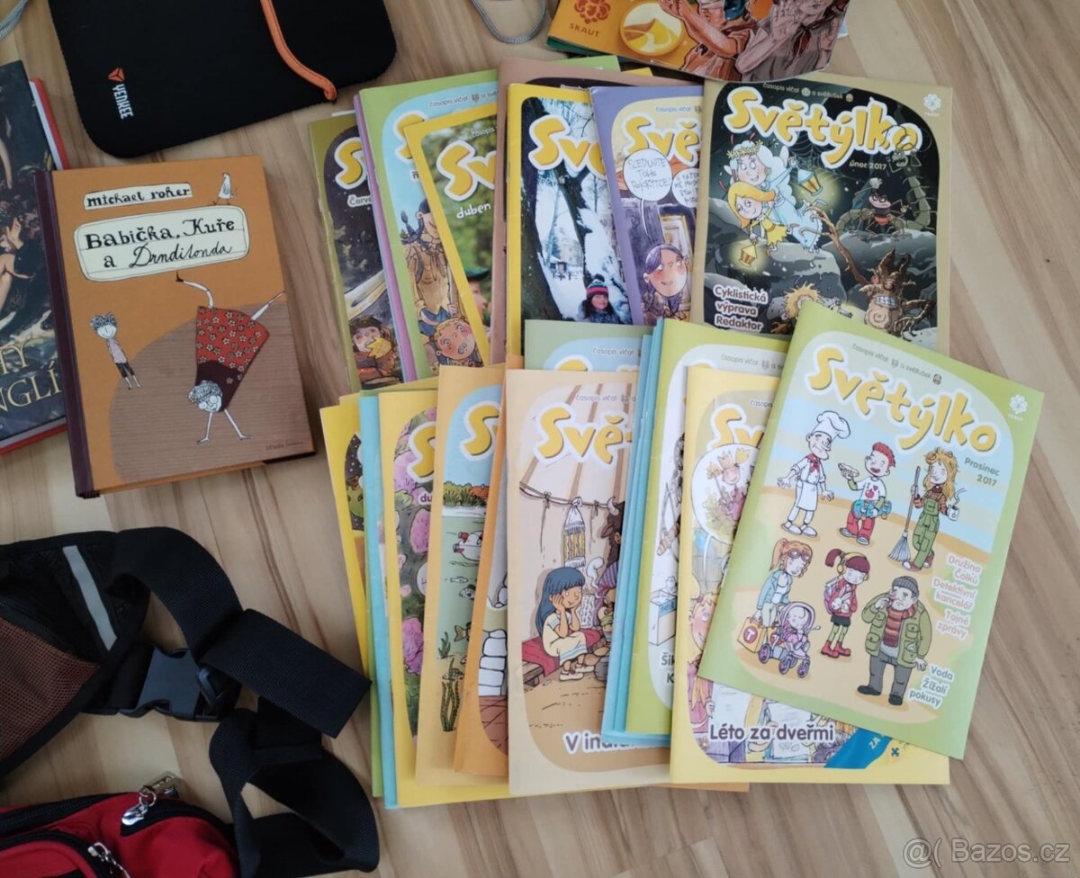 Školní batoh, školní potřeby, knihy, lahve, časopisy - 5