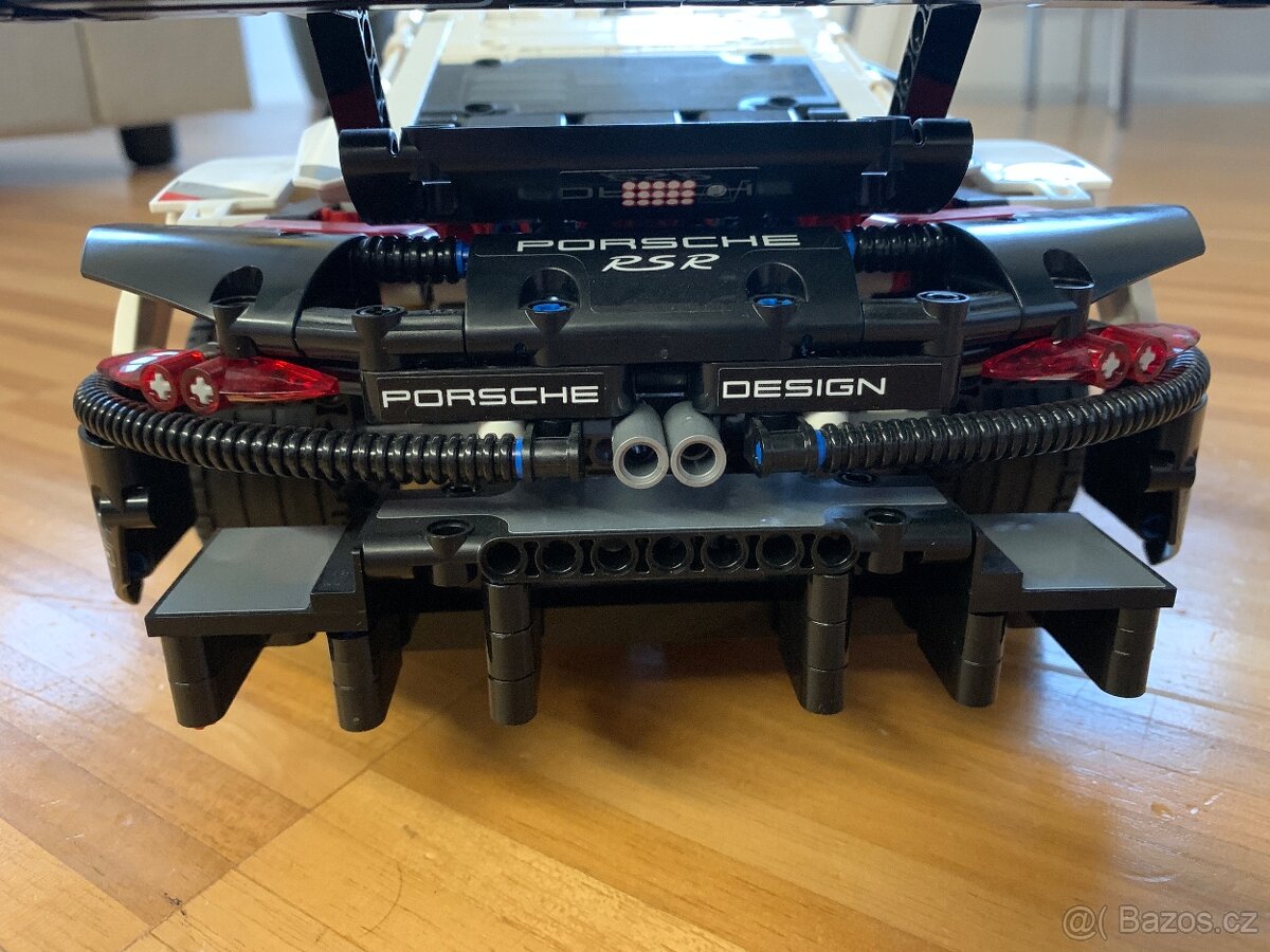 LEGO Technic - Porsche 911 RSR - 5