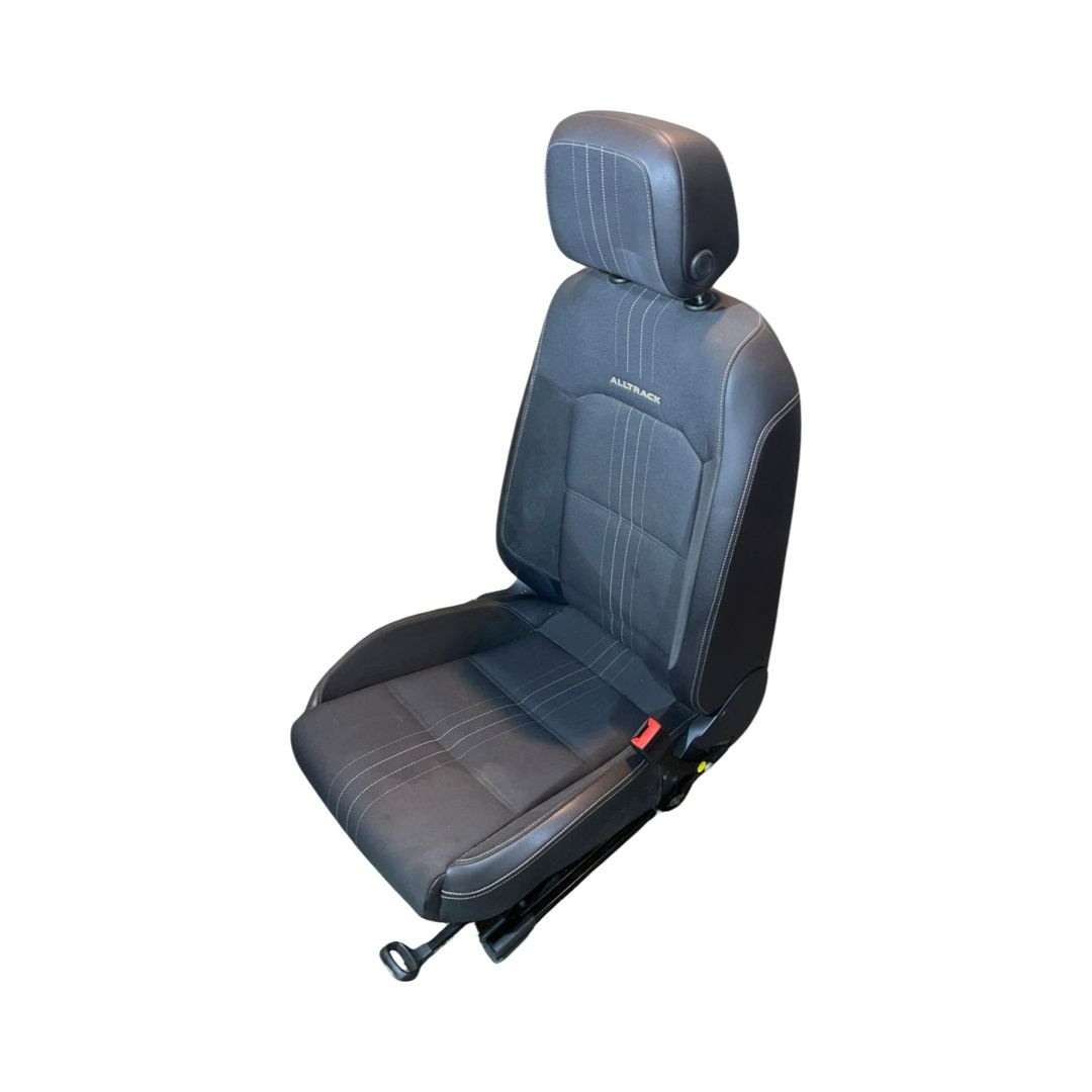 Kožené sedačky + látka ALLTRACK VW Passat B8 kombi 2016 - 5