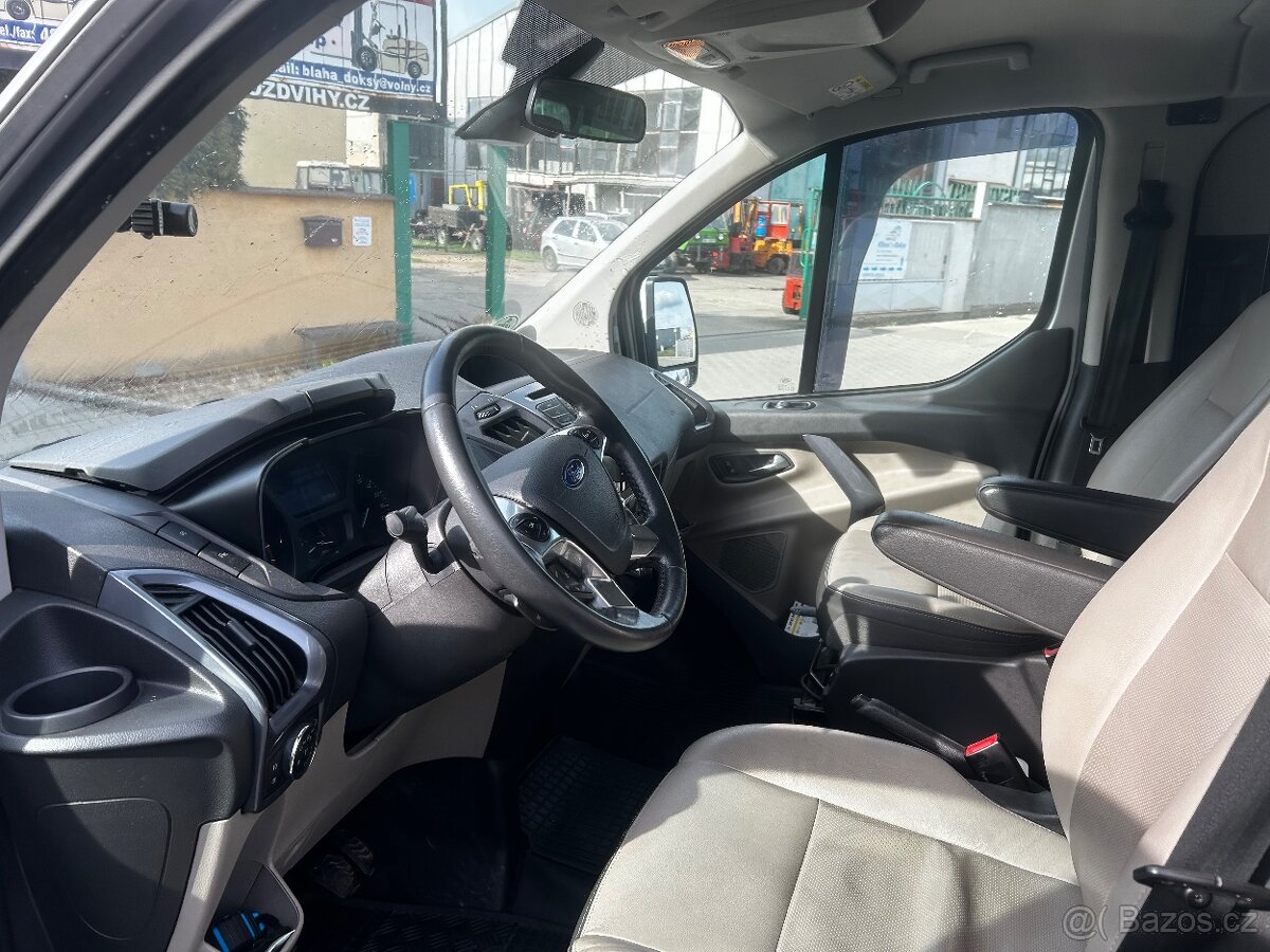 Ford Tourneo Custom 2.2 TDCi, 114 kW, 8 míst,najeto 139, DPH - 5