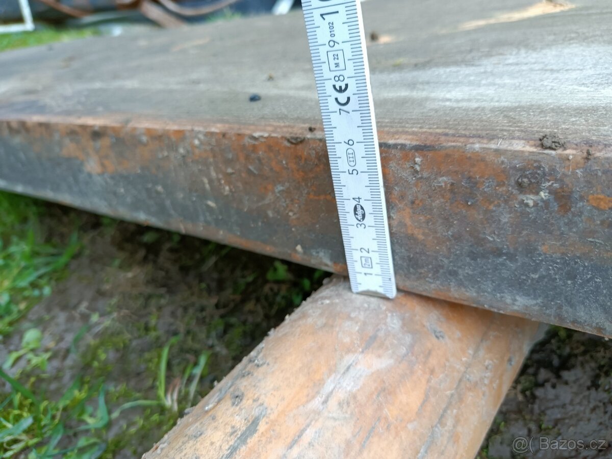 Zadní strana lavice, opěradlo lavičky - 5