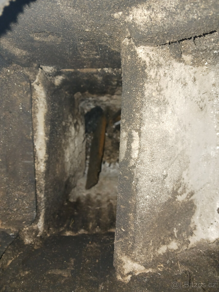 Kamna Petra - vývod kouřovodu je o průměru 120 mm - 5