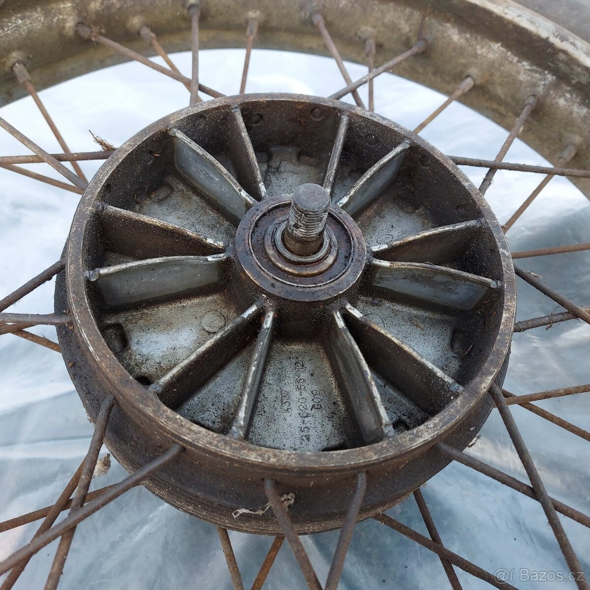 Zadní kolo Jawa 350 634, Bizon, pneu Barum Six Days - 5