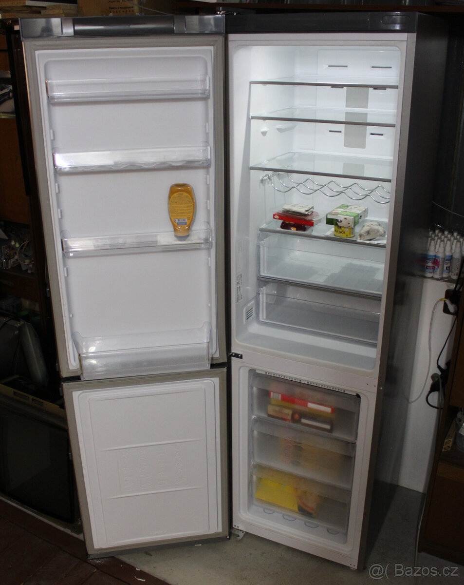 Kombinovaná chladnička Whirpool WNF9T2ZXH v: 200cm - 5