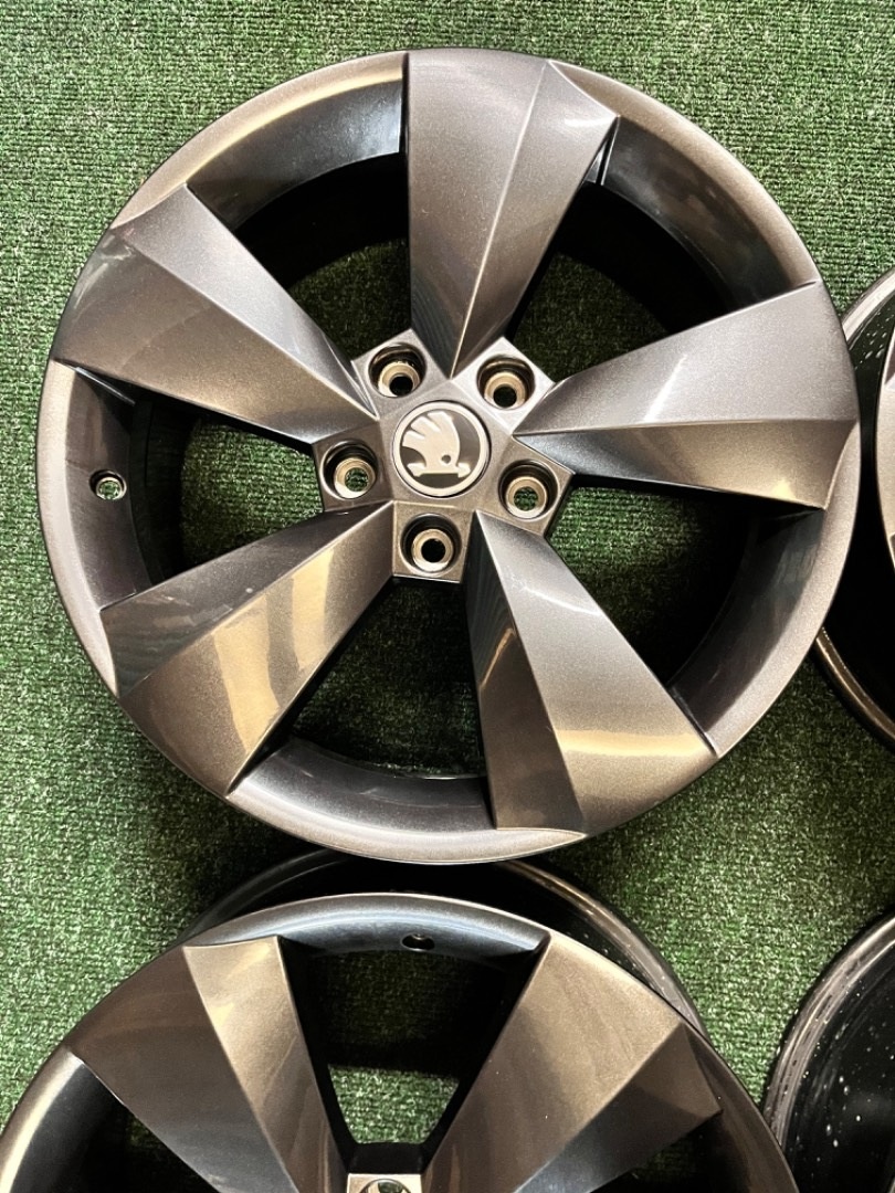 5x112 R17 originál alu disky Škoda Kodiaq - 5