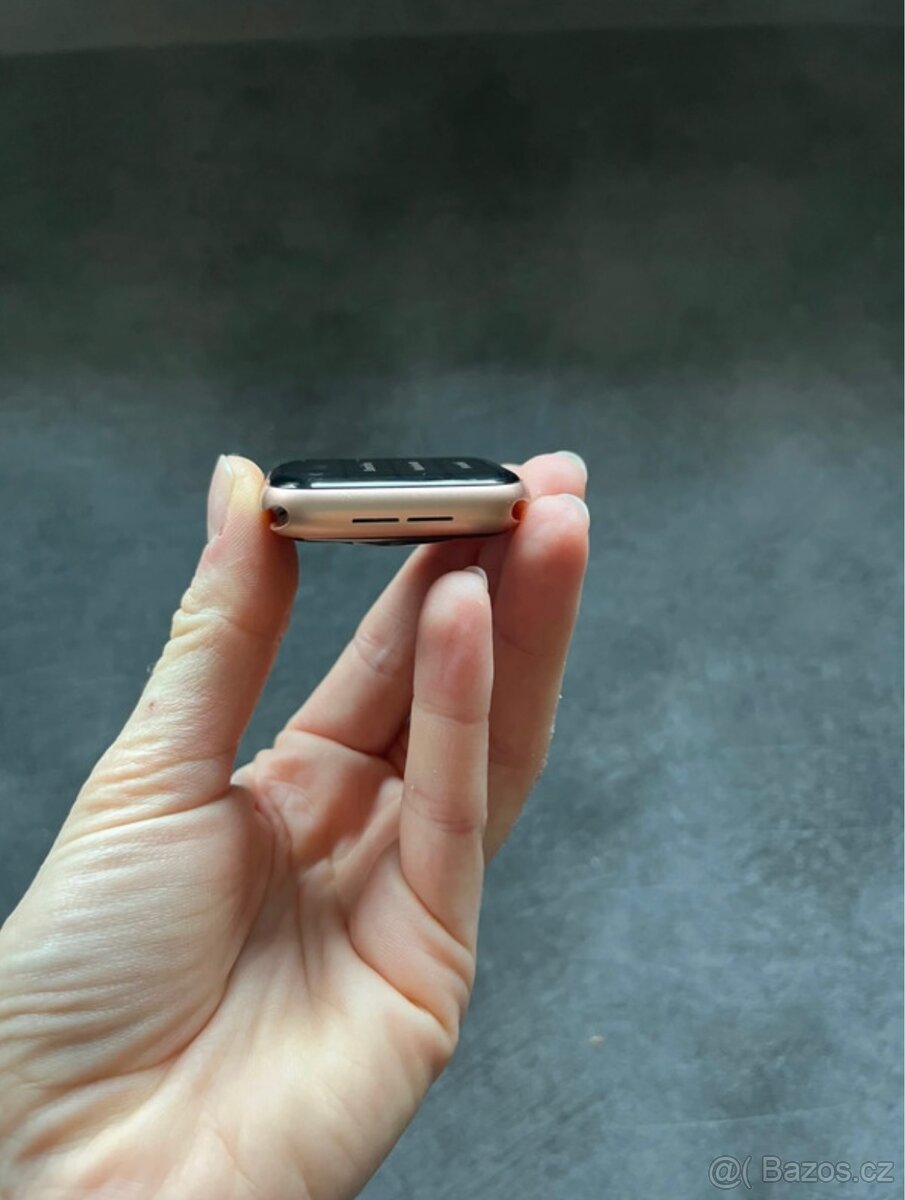 Apple Watch SE 44mm - 5