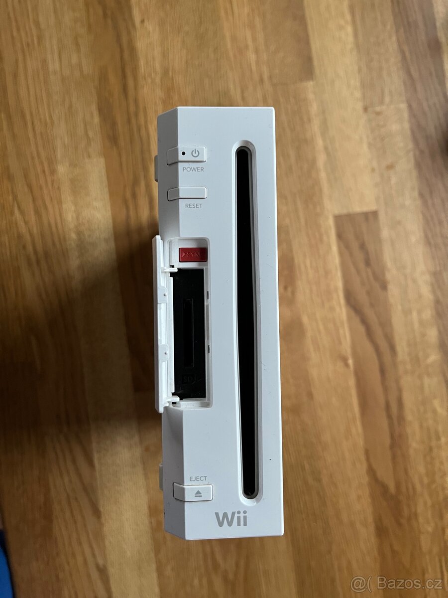 Nintendo Wii + 2 hry a bohaté příslušenství - 5