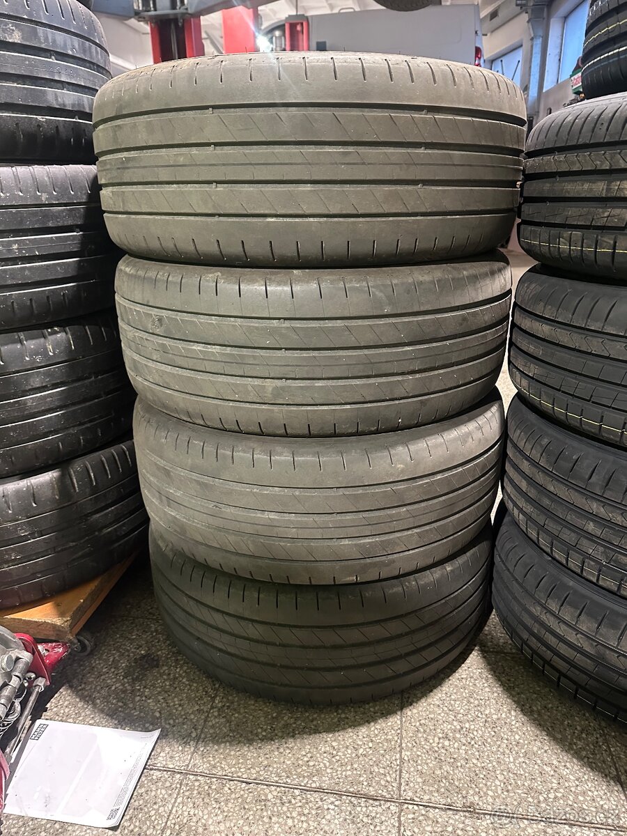 235/45R18 94w Good year Eagle F1 Dot 10/24 - 5