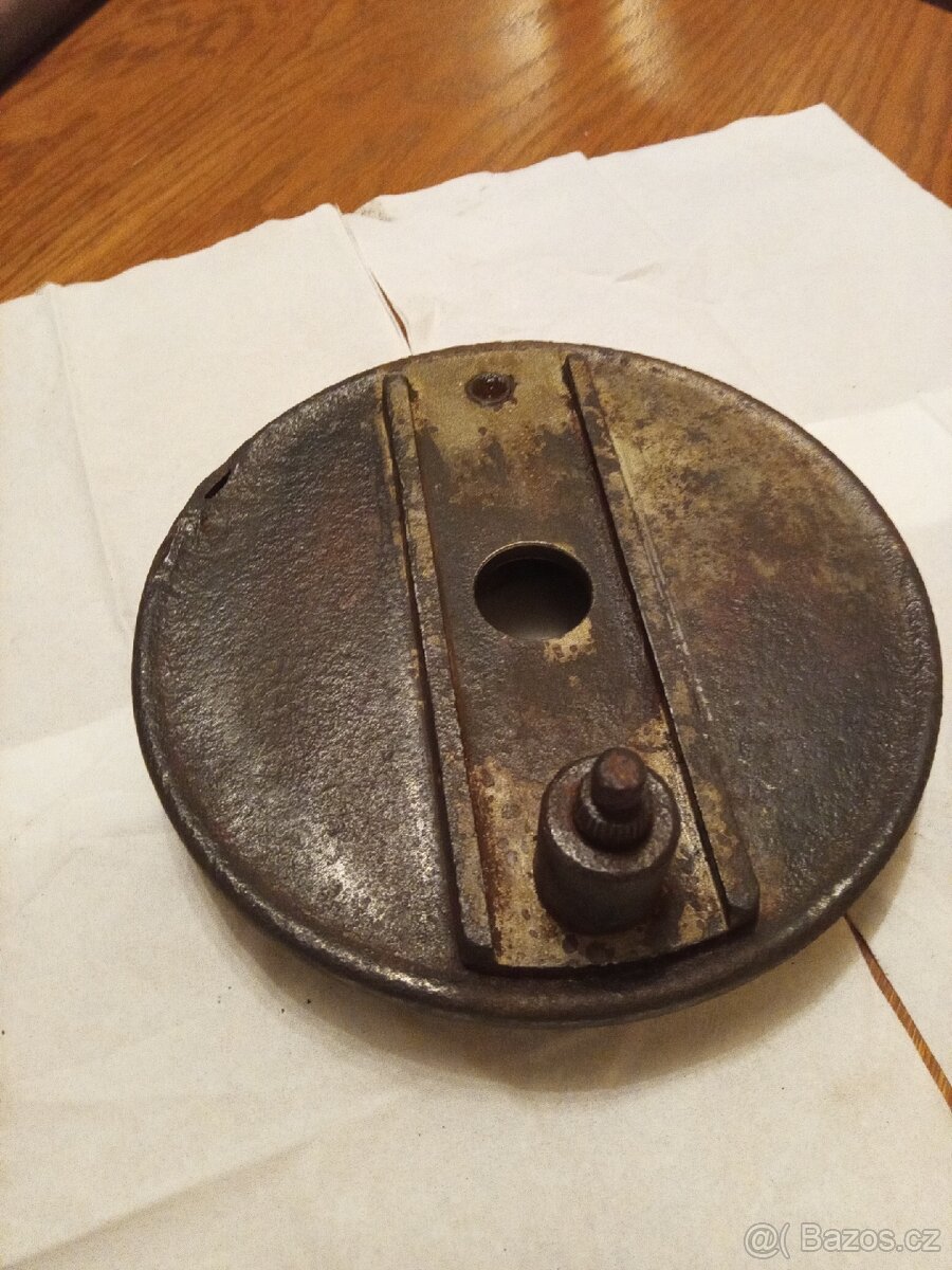 Jawa Perak- rozeta a štít - 5